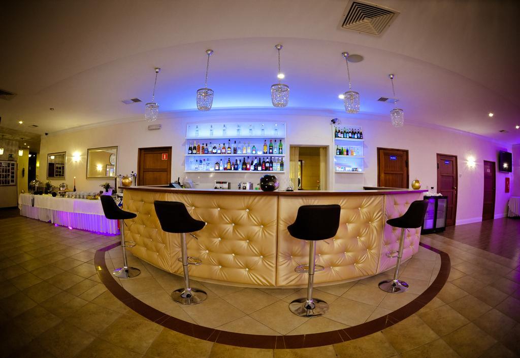 Hotel Astra Dąbrowa Górnicza المظهر الخارجي الصورة