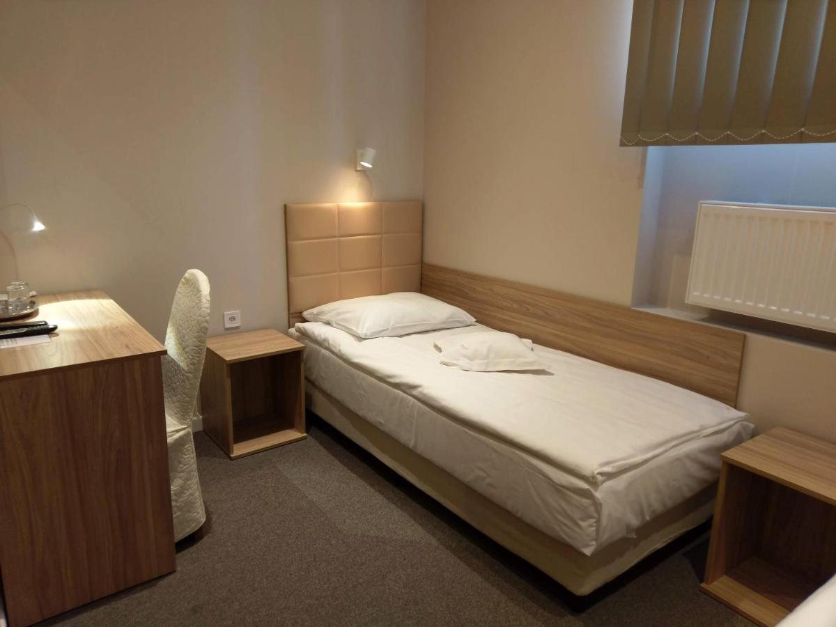 Hotel Astra Dąbrowa Górnicza المظهر الخارجي الصورة