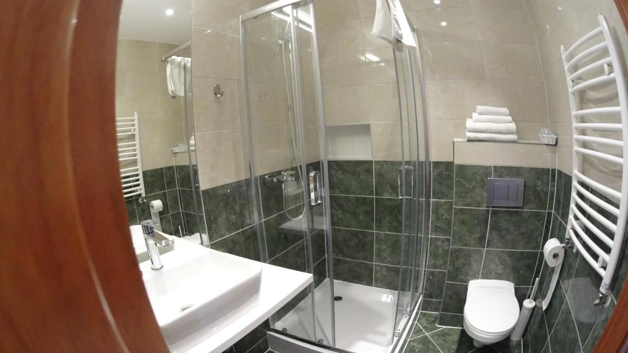 Hotel Astra Dąbrowa Górnicza المظهر الخارجي الصورة