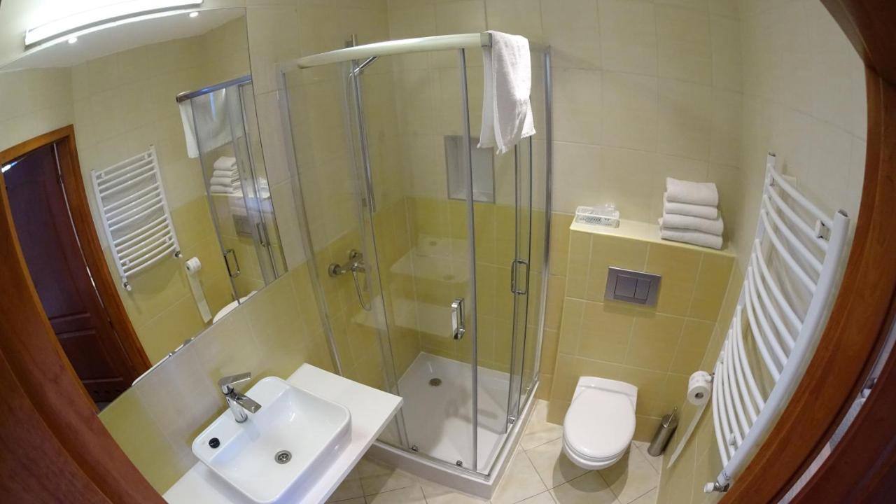 Hotel Astra Dąbrowa Górnicza المظهر الخارجي الصورة