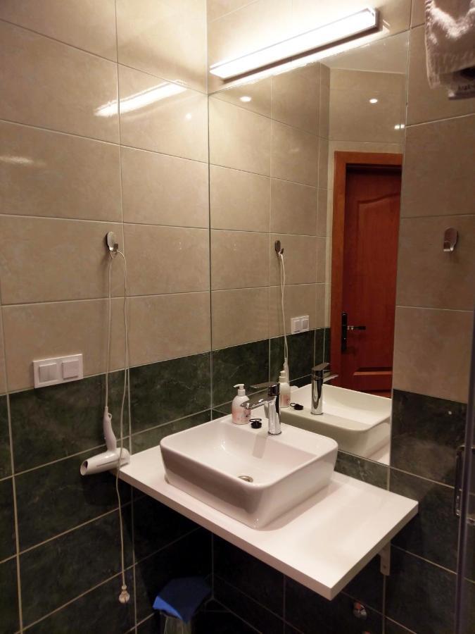 Hotel Astra Dąbrowa Górnicza المظهر الخارجي الصورة